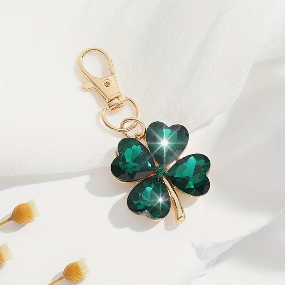 Dark Emerald Crystal Clover Bag Charm Gold Tone Lucky Keychain 💫 2 for $25